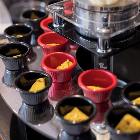 Anemon Kent Cigli מלון 4*